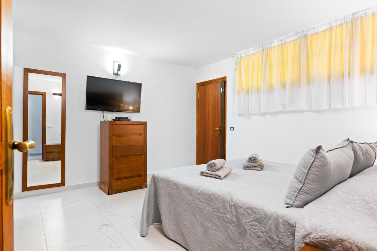 Neptuno Pool And Beach Private Access Puerto de Santiago  Esterno foto